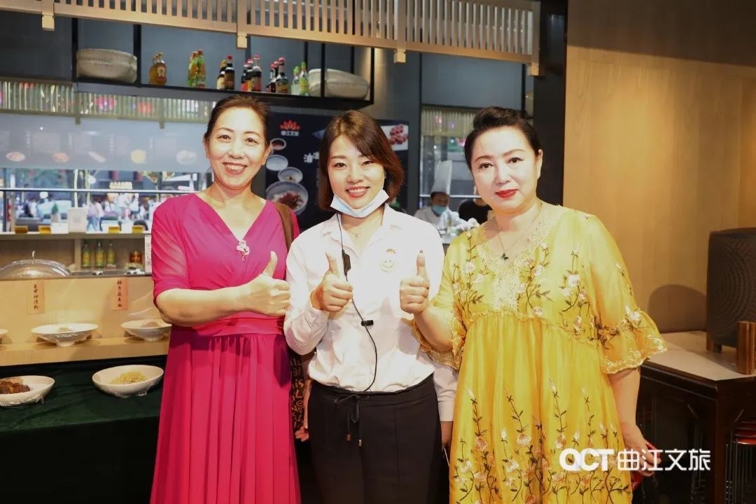 微笑服務(wù)，游客點(diǎn)贊！曲江文旅老字號(hào)餐飲集群又“出圈”